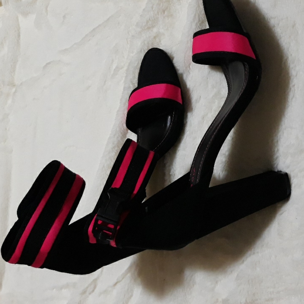 BAMBOO: New! Ladies Black/Hot Pink Barbie Strappy High Heels - SIZE 10